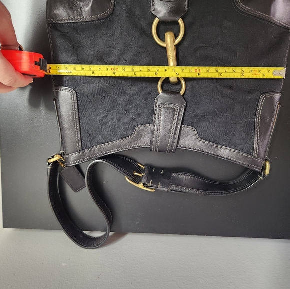 Classic black Coach purse small/medium - Picture 5 of 8